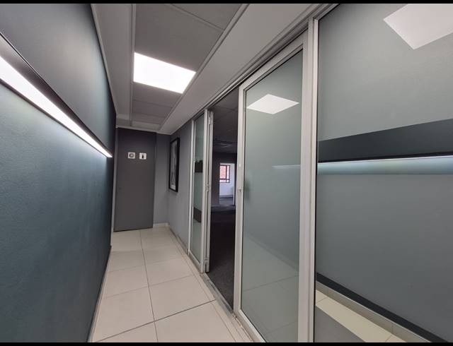 138M² OFFICE TO LET IN HYDE PARK